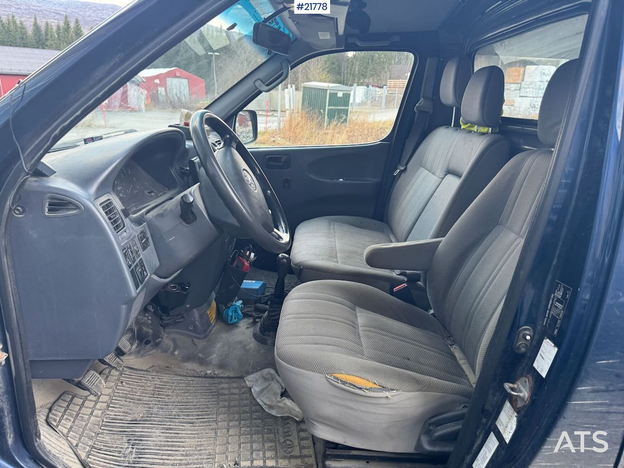 Panel van Toyota HIACE: picture 18