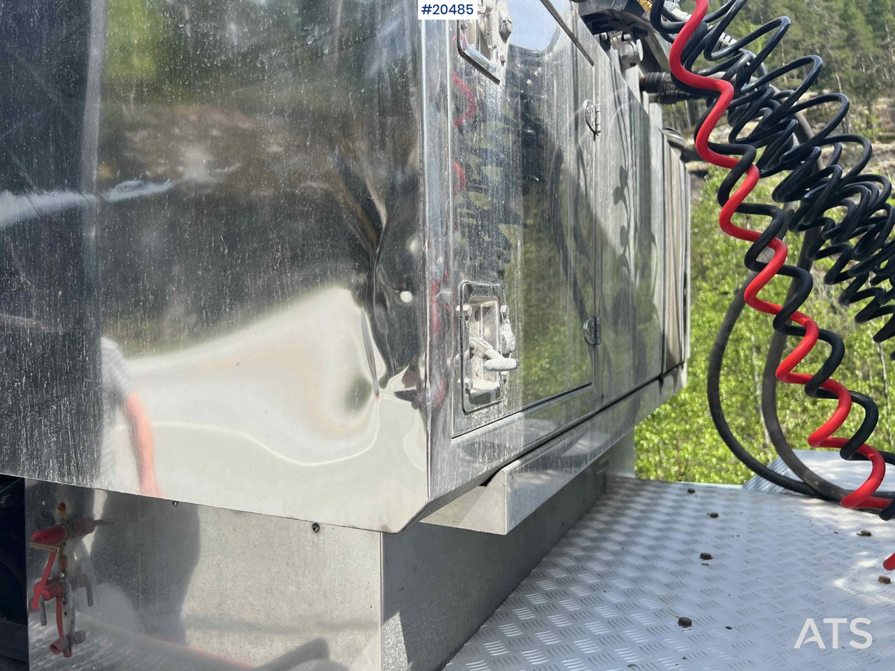 Tractor unit Scania R144: picture 35