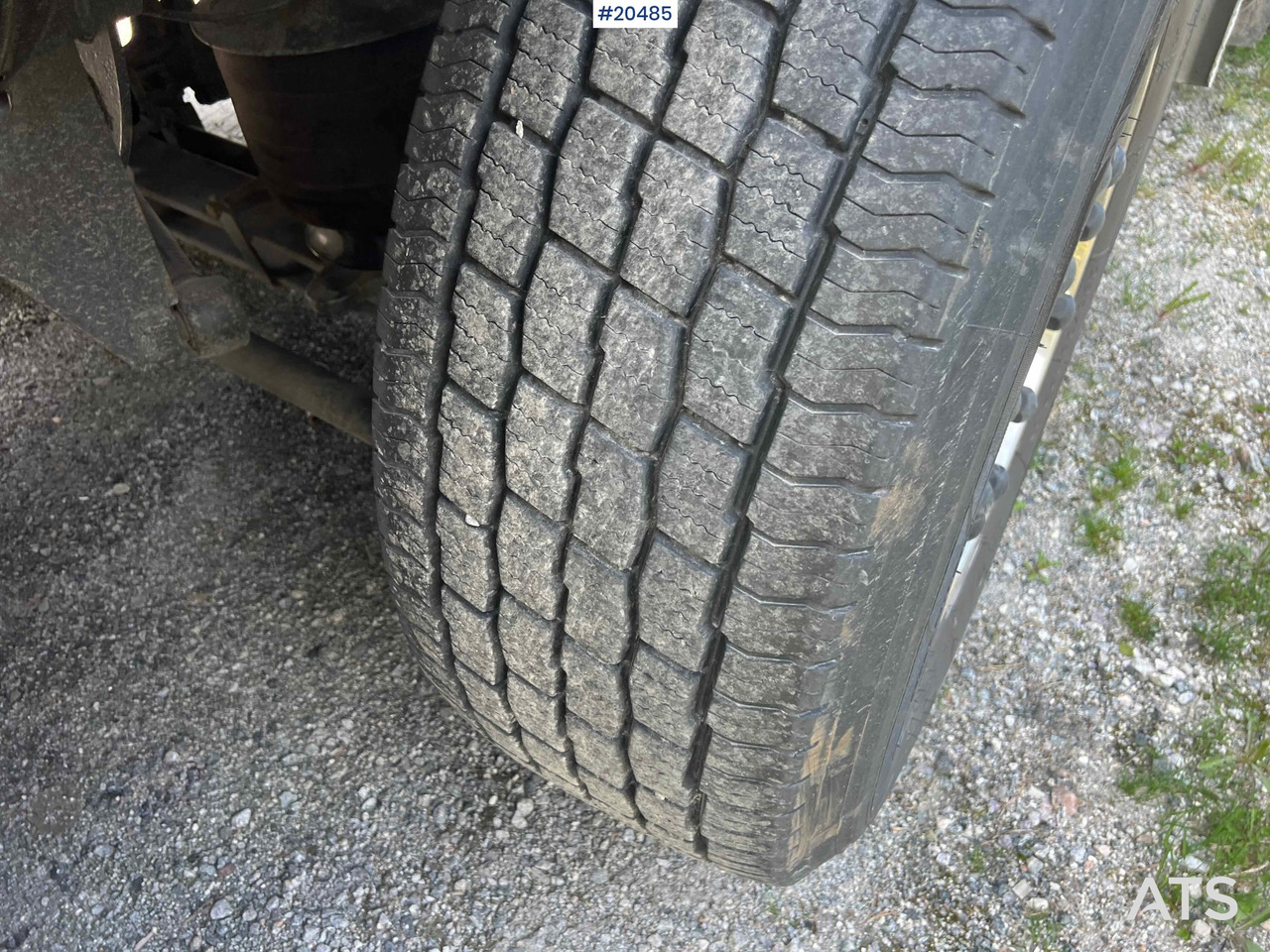 Tractor unit Scania R144: picture 25