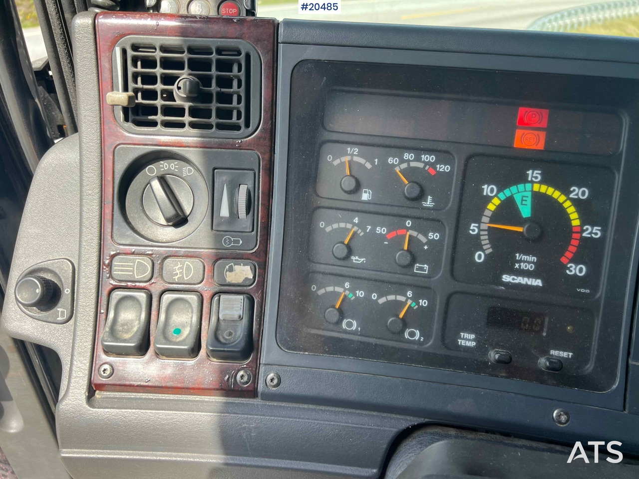 Tractor unit Scania R144: picture 50