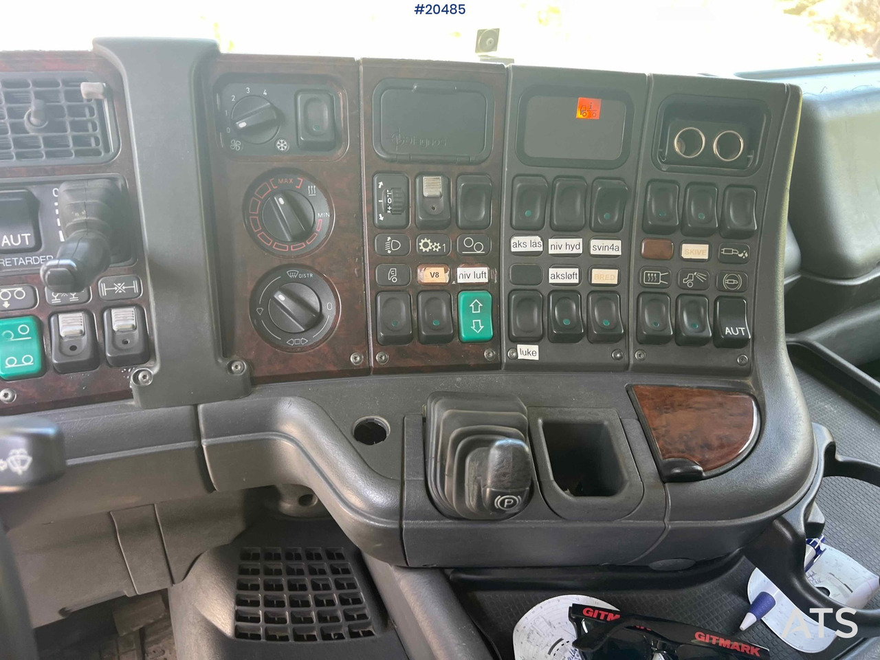 Tractor unit Scania R144: picture 48