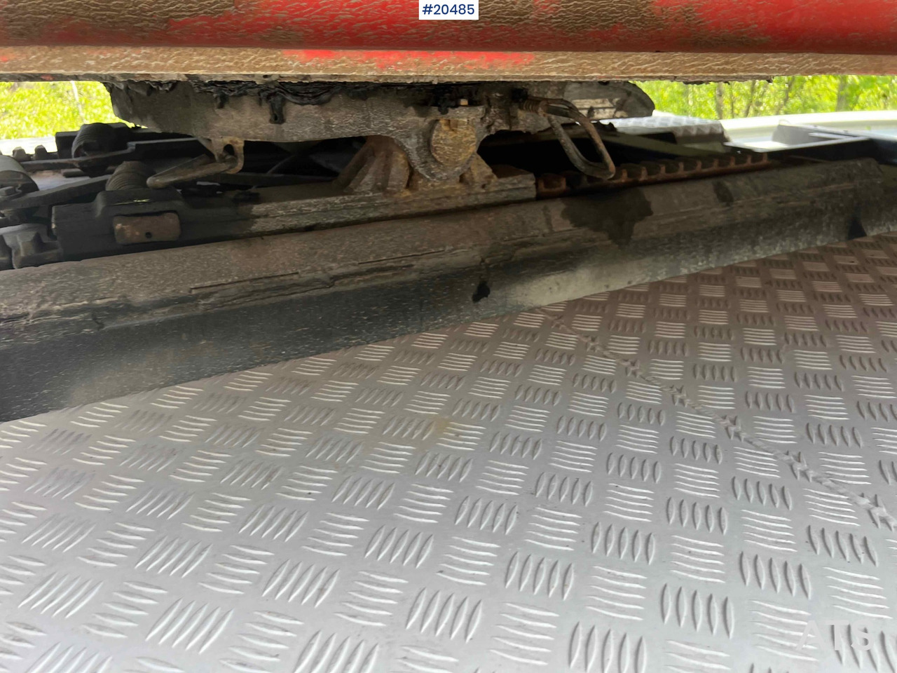 Tractor unit Scania R144: picture 32