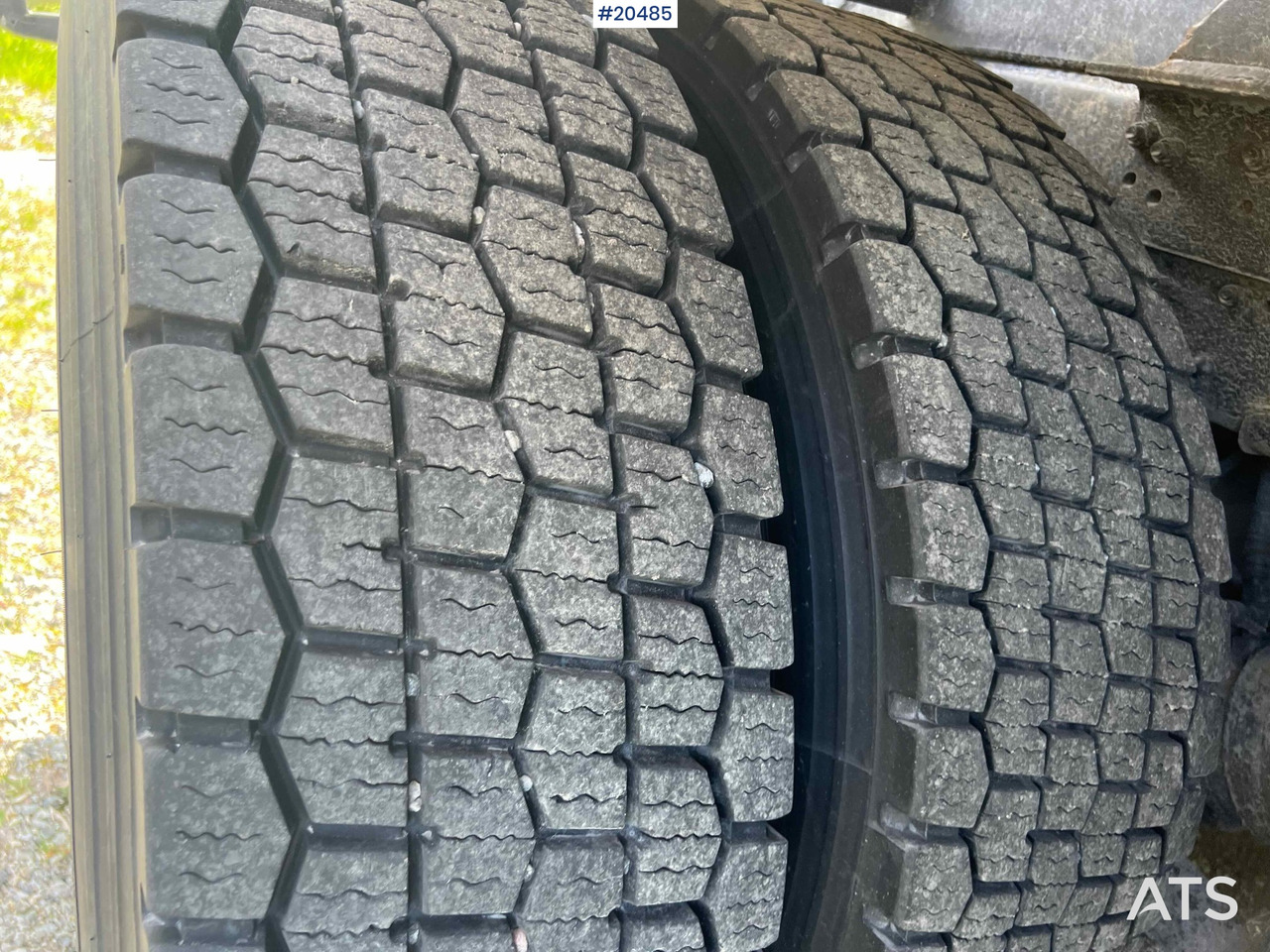 Tractor unit Scania R144: picture 23