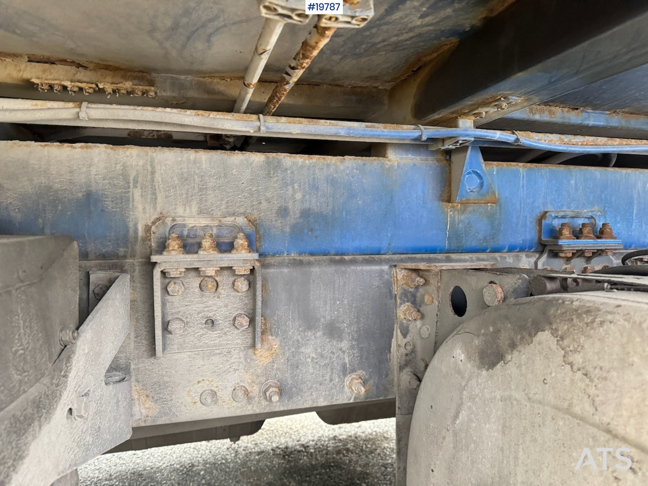 Skip loader truck Volvo FM300: picture 14