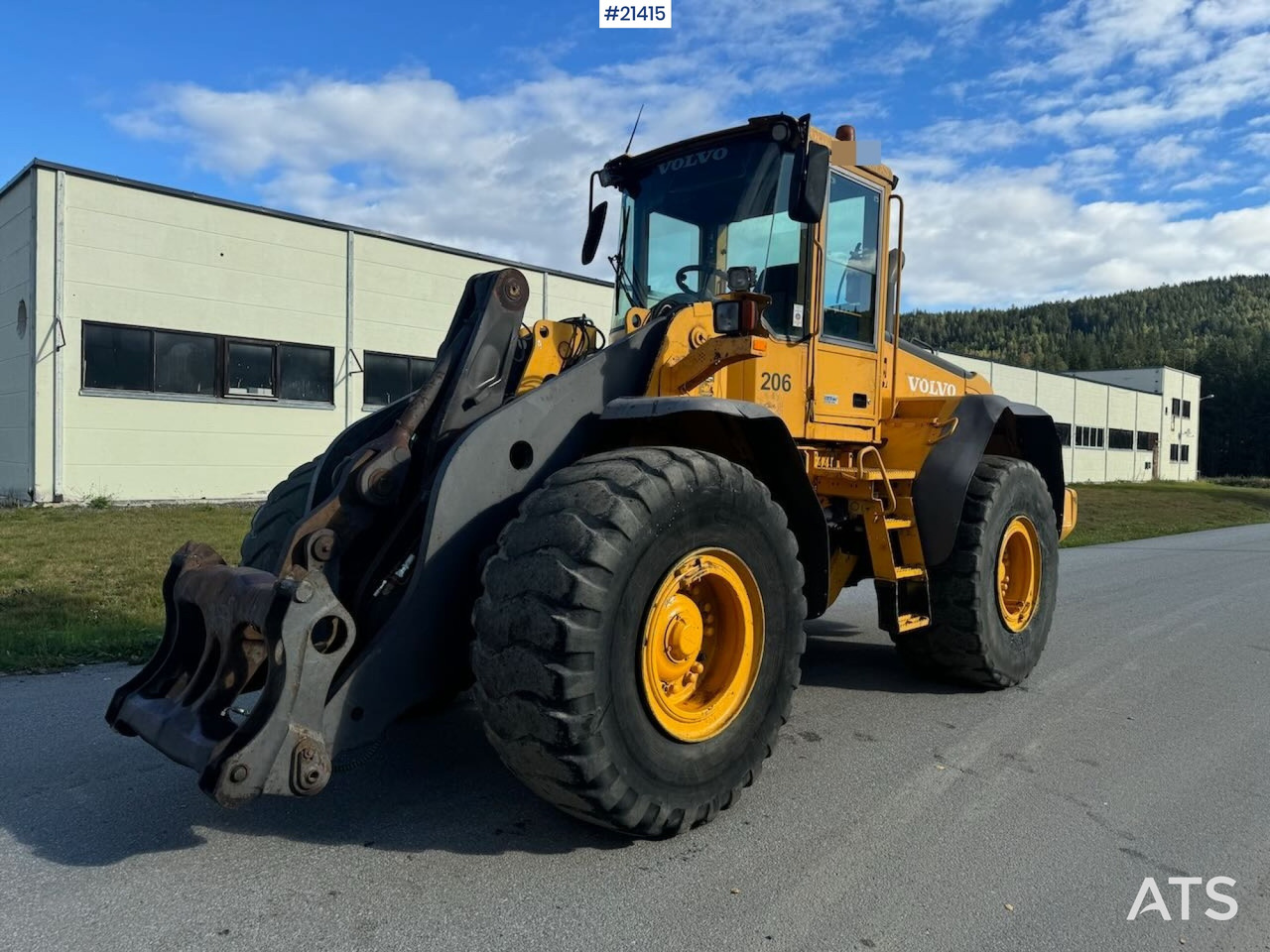 Volvo L110E - Wheel loader: picture 2 Volvo L110E - Wheel loader: picture 2