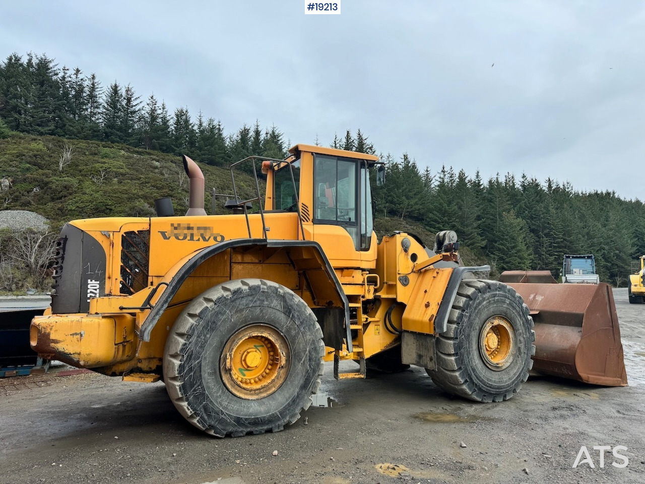 Volvo L220F - Wheel loader: picture 3 Volvo L220F - Wheel loader: picture 3