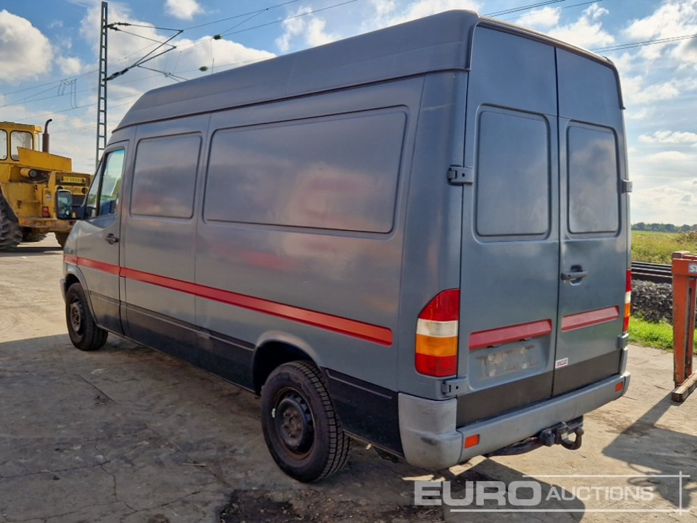 1999 Daimler Benz 903 KA - Flatbed van: picture 2 1999 Daimler Benz 903 KA - Flatbed van: picture 2