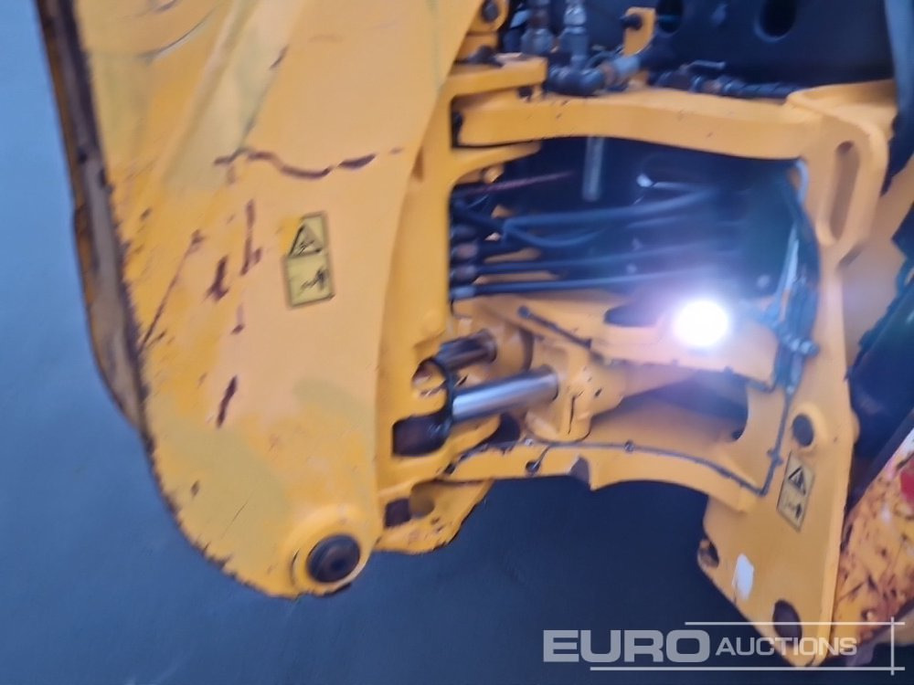 Backhoe loader 2010 JCB 4CX: picture 24