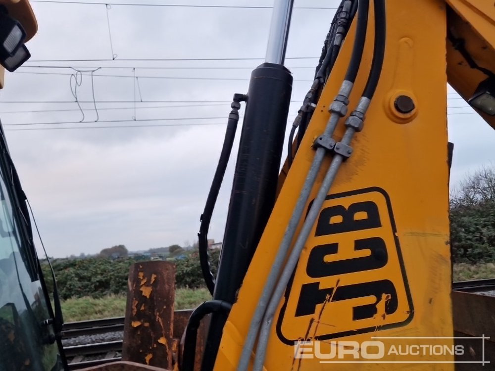 Backhoe loader 2010 JCB 4CX: picture 23