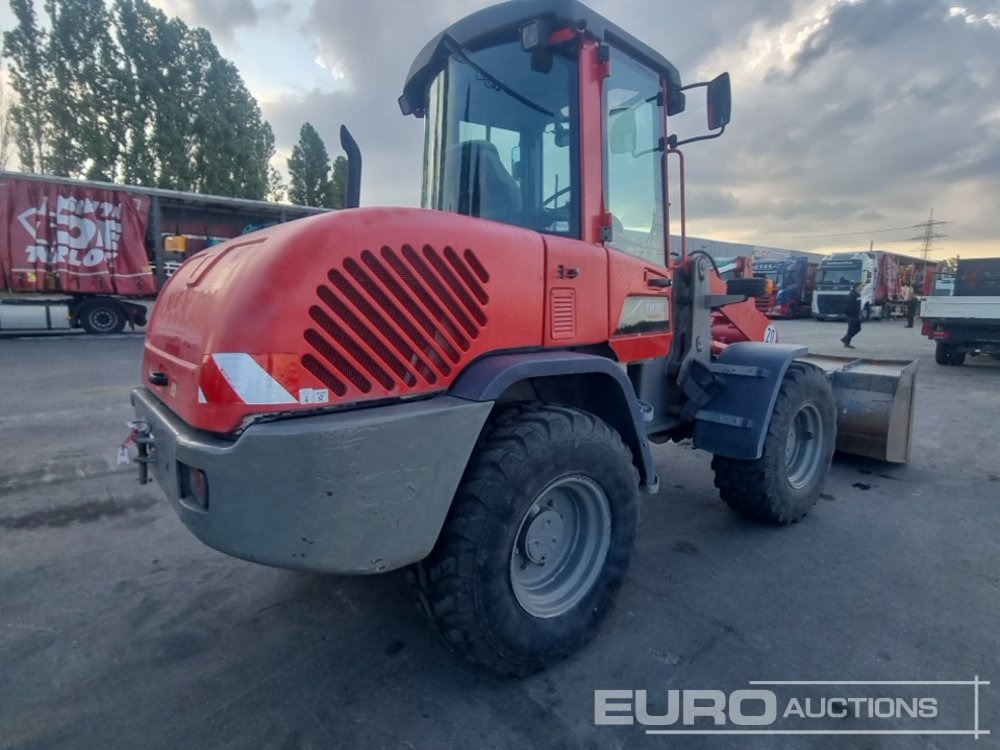 2011 Takeuchi TW10 - Wheel loader: picture 5 2011 Takeuchi TW10 - Wheel loader: picture 5
