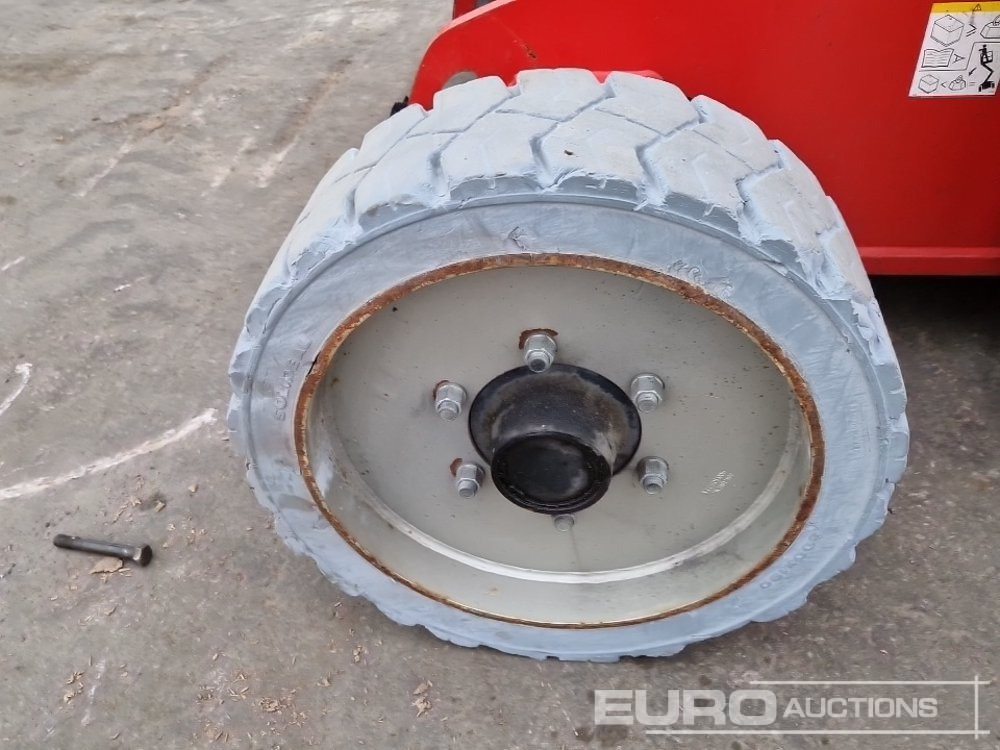 Aerial platform 2012 Manitou 170AETJ Articulated Boom Lift, 16.9m Working Height, 200kg Platform Capacity, Non Marking Tyres: picture 9 Aerial platform 2012 Manitou 170AETJ Articulated Boom Lift, 16.9m Working Height, 200kg Platform Capacity, Non Marking Tyres: picture 9