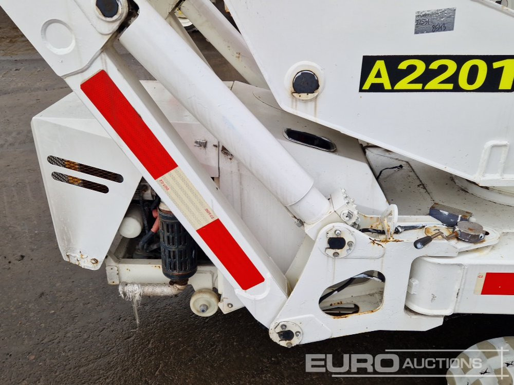 Aerial platform 2013 PB  2210: picture 12