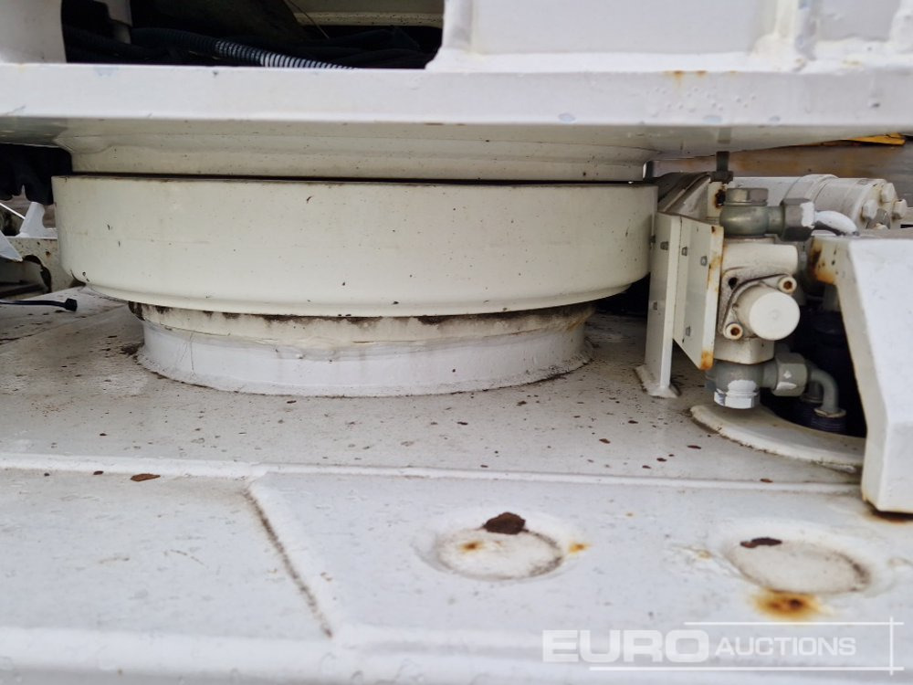 Aerial platform 2013 PB  2210: picture 26