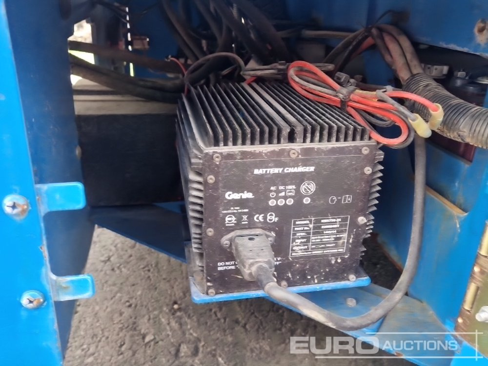 Aerial platform 2014 Genie GS-4047: picture 15