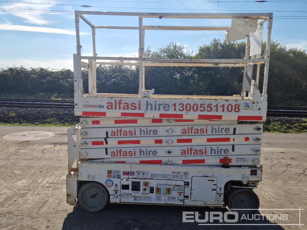 2014 Genie GS3232 - Aerial platform: picture 2 2014 Genie GS3232 - Aerial platform: picture 2