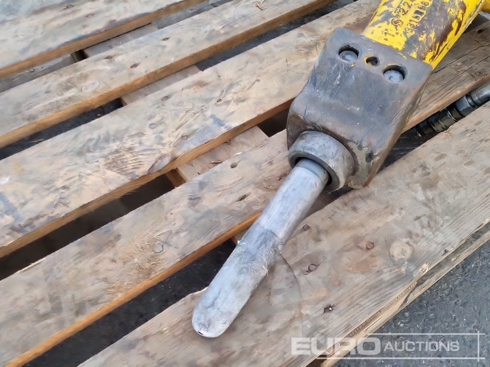 2022 Epiroc SB 102 - Hydraulic hammer: picture 5 2022 Epiroc SB 102 - Hydraulic hammer: picture 5
