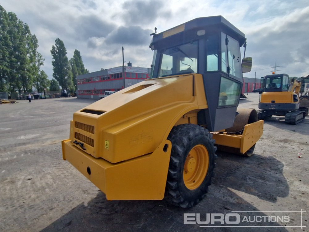 Dynapac CA152D - Roller: picture 5 Dynapac CA152D - Roller: picture 5