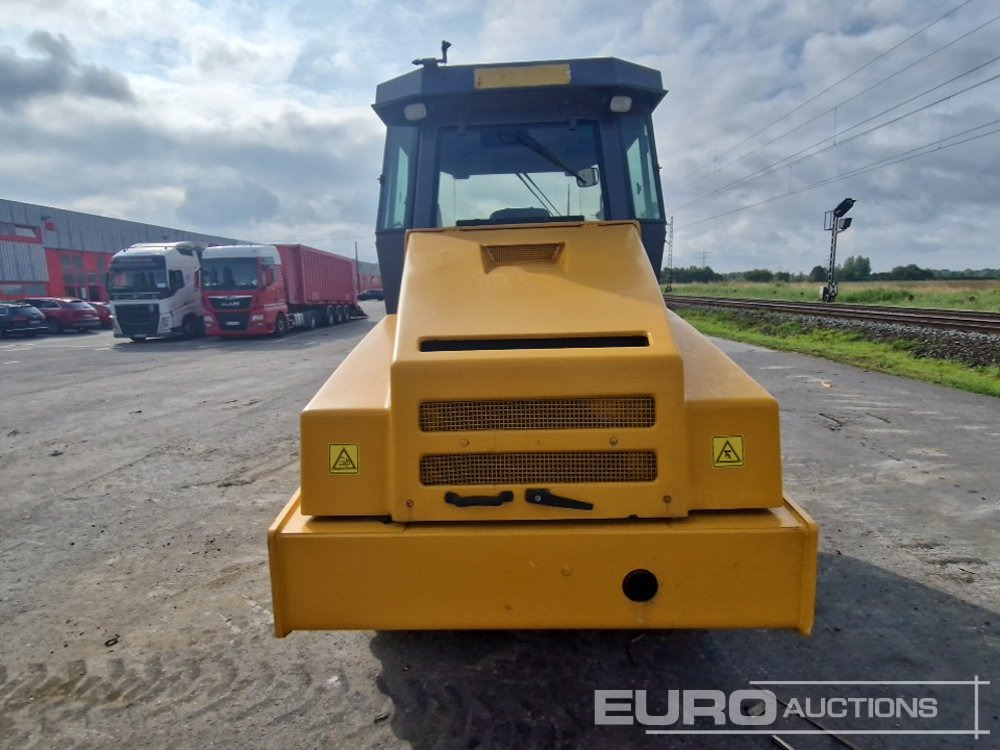 Dynapac CA152D - Roller: picture 4 Dynapac CA152D - Roller: picture 4