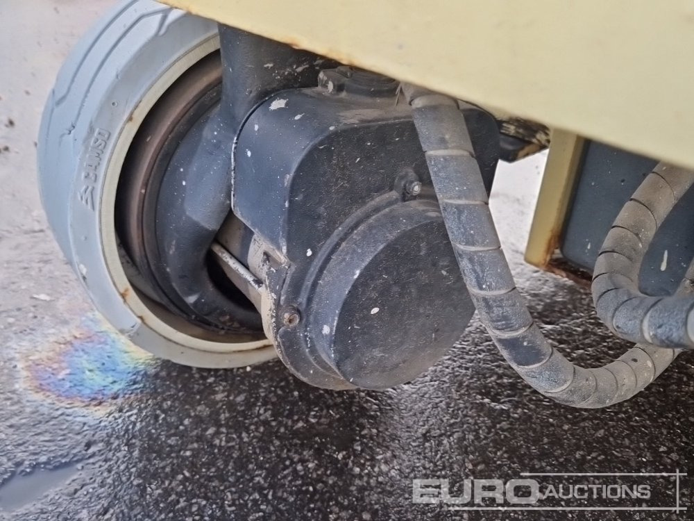 Scissor lift JLG 1930ES: picture 11