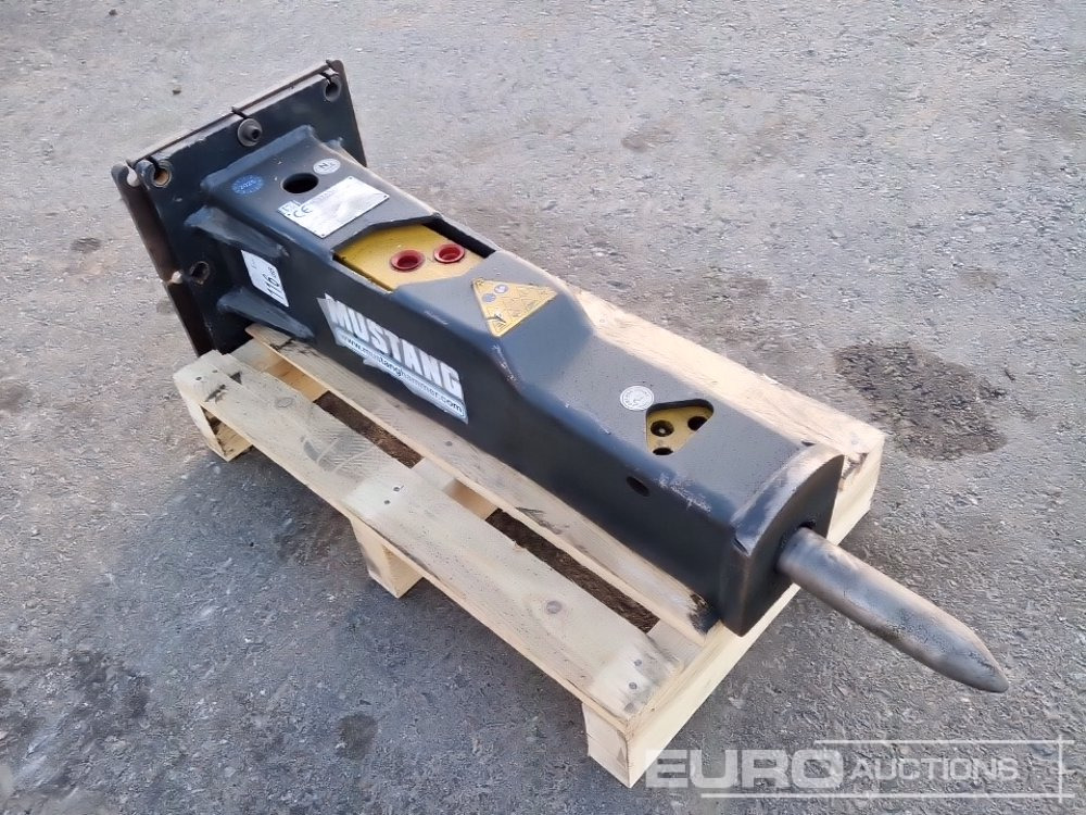 Mustang HM100 - Hydraulic hammer: picture 4 Mustang HM100 - Hydraulic hammer: picture 4