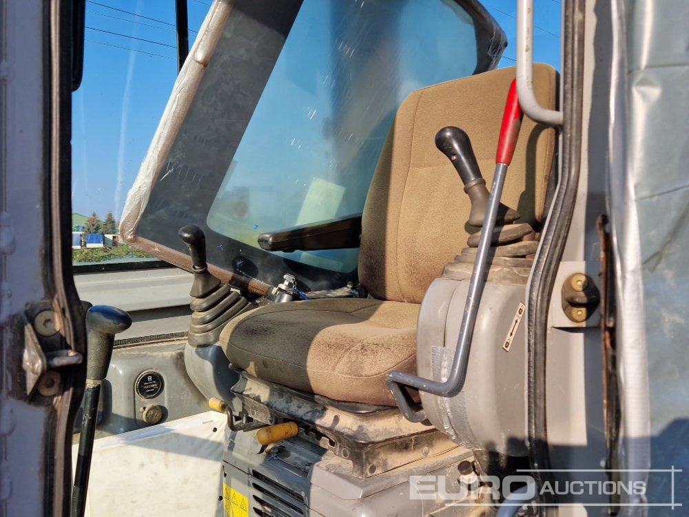 Mini excavator New Holland E35.2SR: picture 29