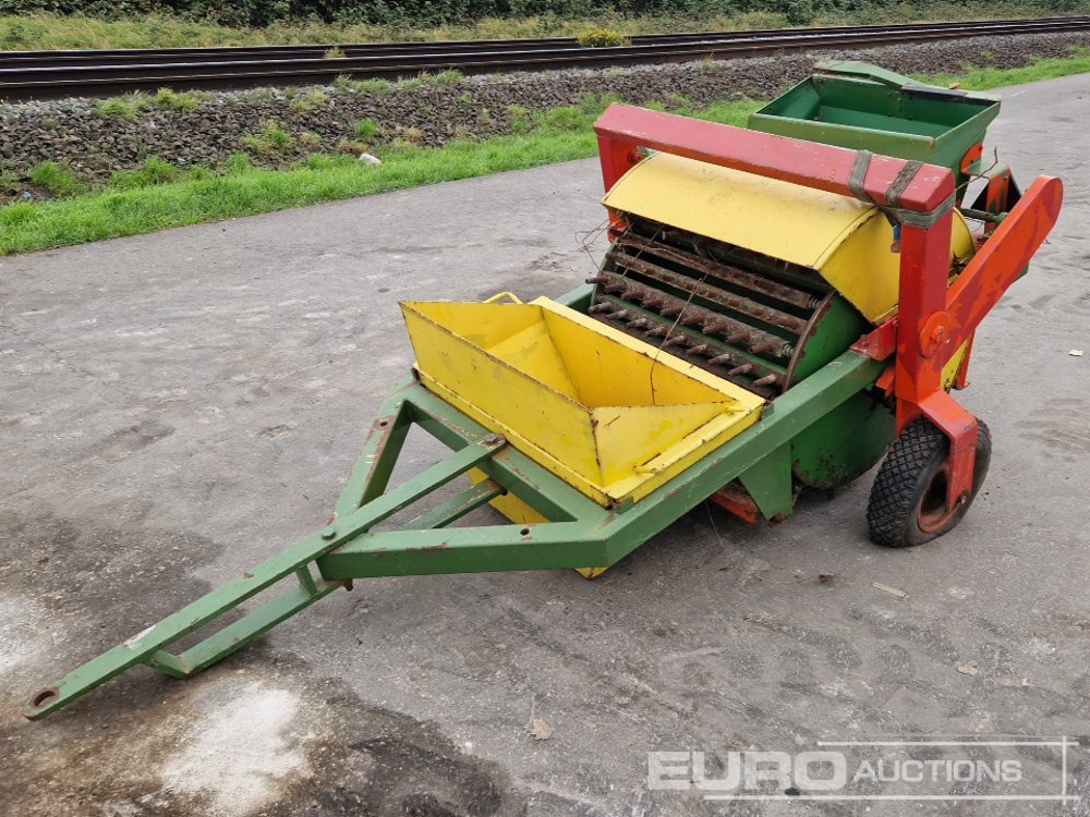 Single Axle Perforator - Construction equipment: picture 1 Single Axle Perforator - Construction equipment: picture 1