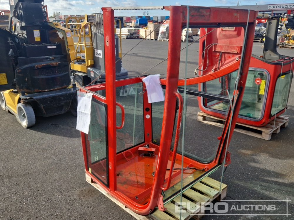 Cabin to suit Volvo ERC25D - Spare parts for Excavator: picture 3 Cabin to suit Volvo ERC25D - Spare parts for Excavator: picture 3