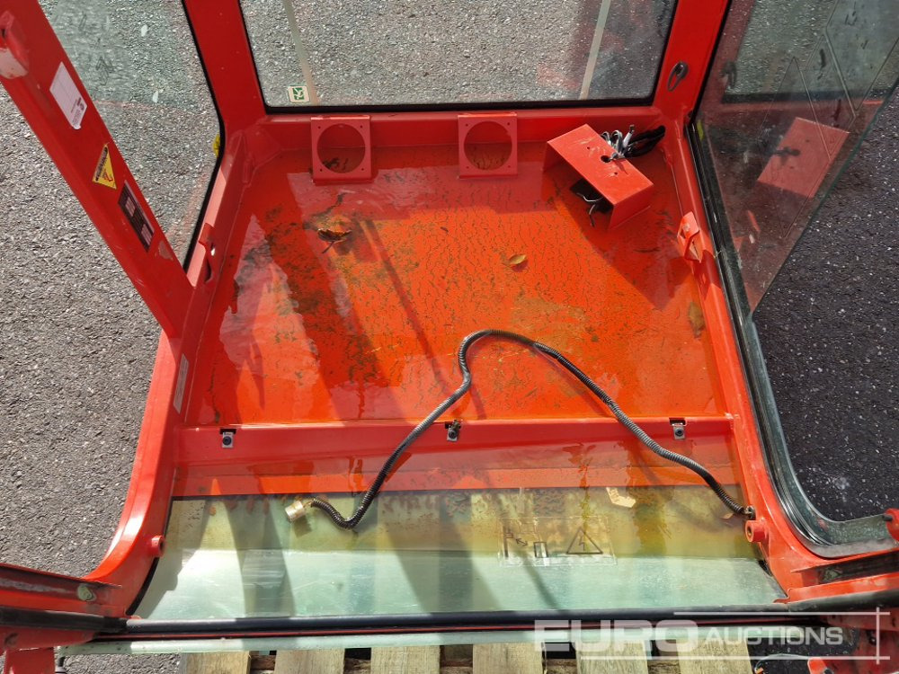 Cabin to suit Volvo ERC25D - Spare parts for Excavator: picture 5 Cabin to suit Volvo ERC25D - Spare parts for Excavator: picture 5