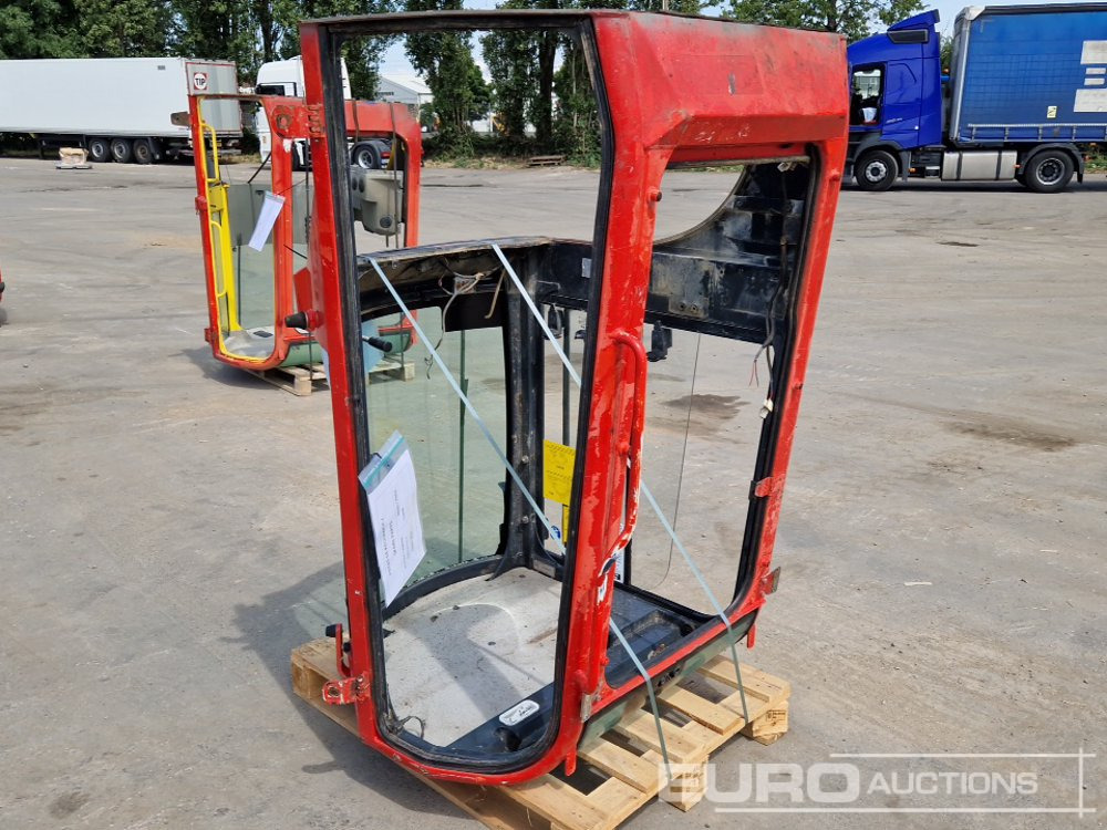 Cabin to suit Yanmar VIO25-4 - Spare parts for Excavator: picture 1 Cabin to suit Yanmar VIO25-4 - Spare parts for Excavator: picture 1