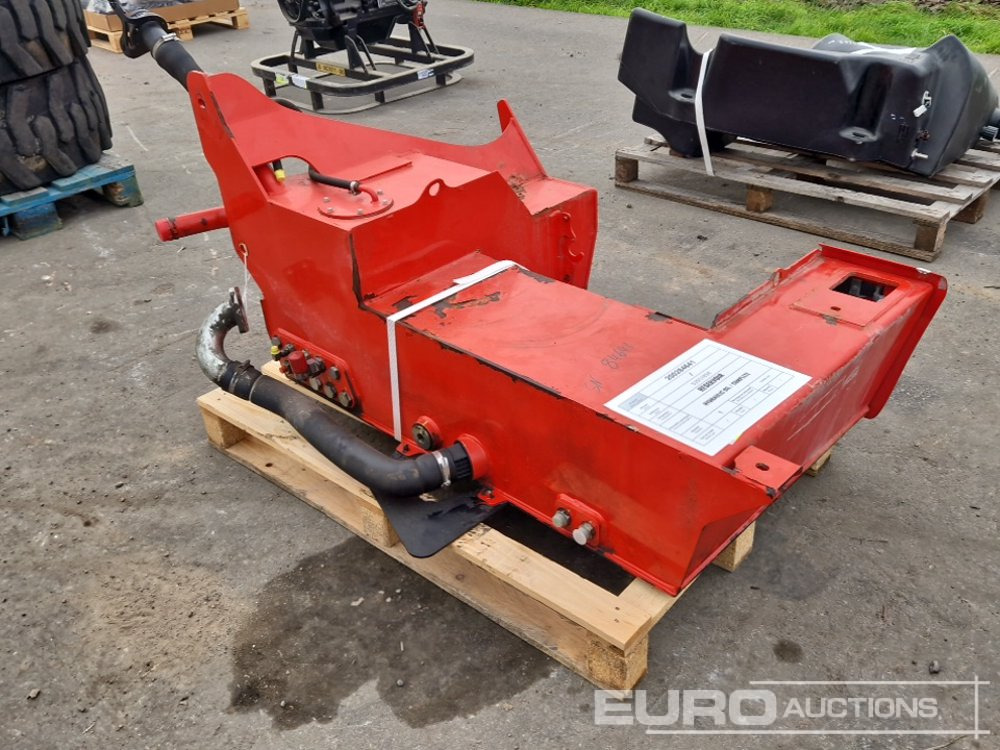 Hydraulic Oil Tank to suit Manitou MLT - Spare parts: picture 4 Hydraulic Oil Tank to suit Manitou MLT - Spare parts: picture 4