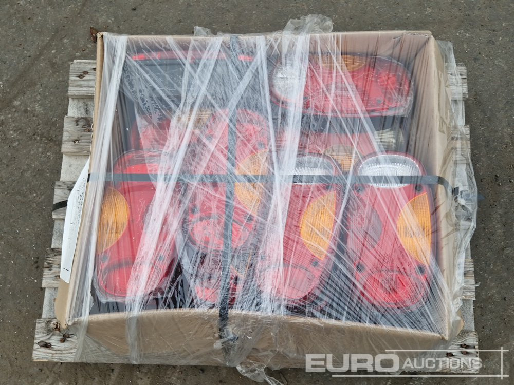 Right + Left Rear Lights to suit Manitou MLT (20 of) - Spare parts: picture 1 Right + Left Rear Lights to suit Manitou MLT (20 of) - Spare parts: picture 1