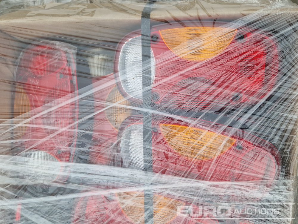 Right + Left Rear Lights to suit Manitou MLT (20 of) - Spare parts: picture 5 Right + Left Rear Lights to suit Manitou MLT (20 of) - Spare parts: picture 5