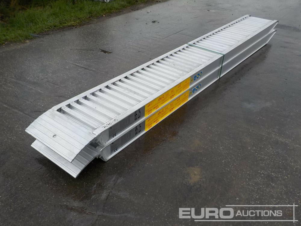 Unused CLM 85.25 Aluminium Loading Ramps (2of) 2920kg Capacity, 2500mm Length - Loading ramp: picture 2 Unused CLM 85.25 Aluminium Loading Ramps (2of) 2920kg Capacity, 2500mm Length - Loading ramp: picture 2