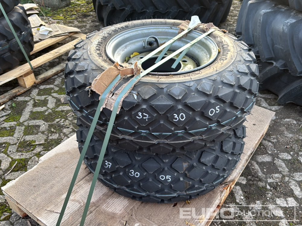 Unused Cultor 10.0/75-15.3 Tyre & Rim (2 of) - Tire: picture 2 Unused Cultor 10.0/75-15.3 Tyre & Rim (2 of) - Tire: picture 2