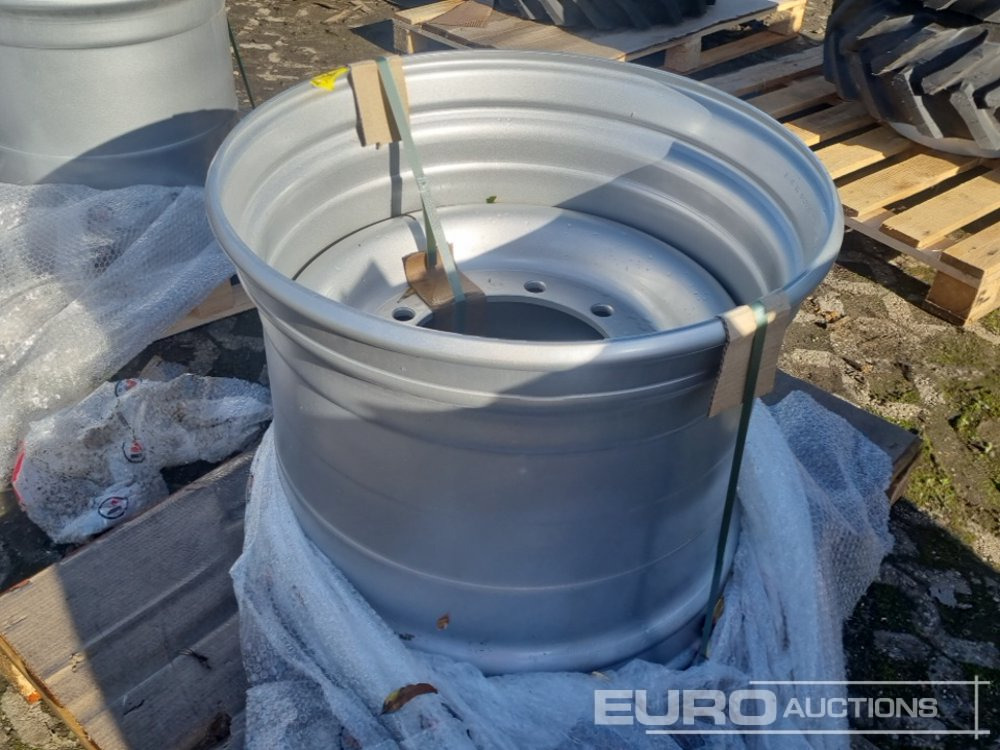 Unused Wacker Neuson Rim - Tire: picture 3 Unused Wacker Neuson Rim - Tire: picture 3