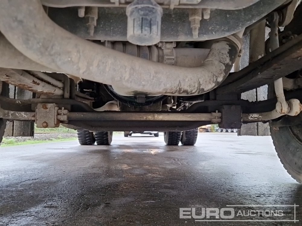 Concrete mixer truck Volvo 290: picture 16