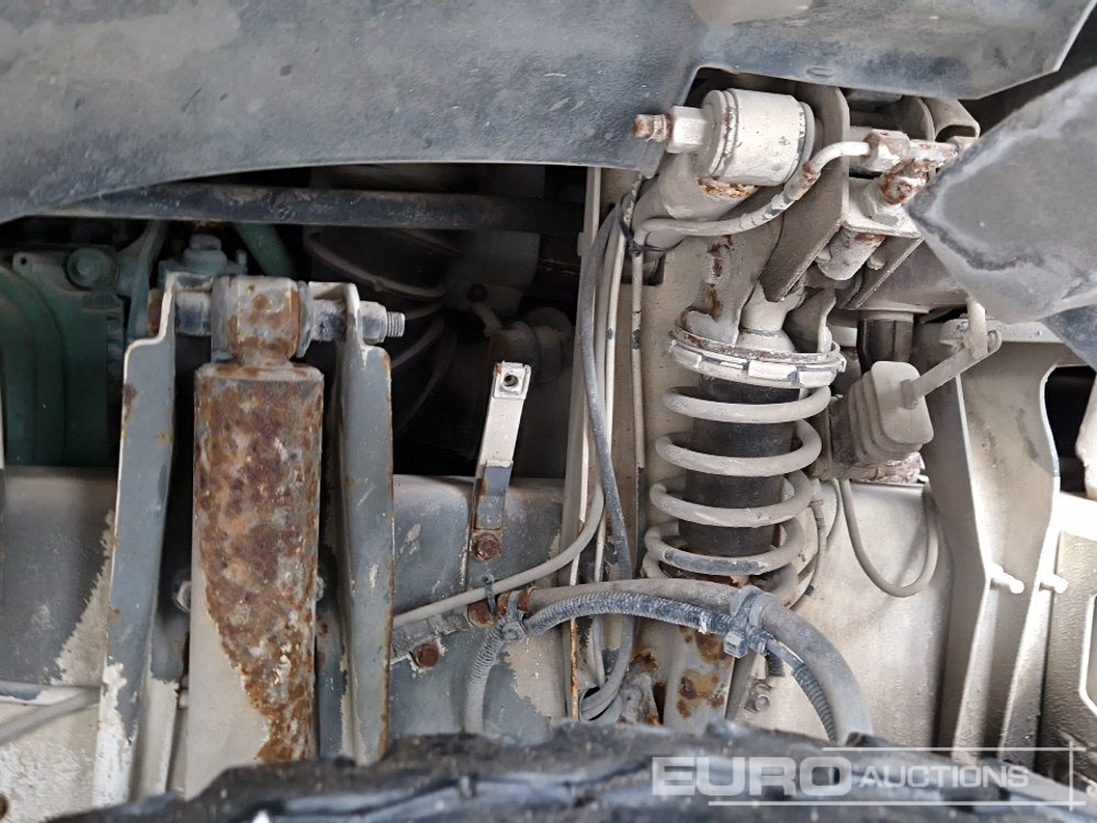 Concrete mixer truck Volvo 290: picture 14