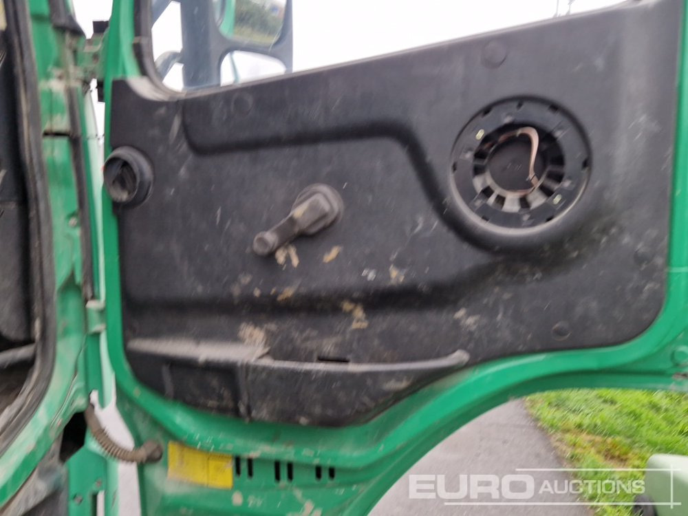 Concrete mixer truck Volvo 290: picture 39