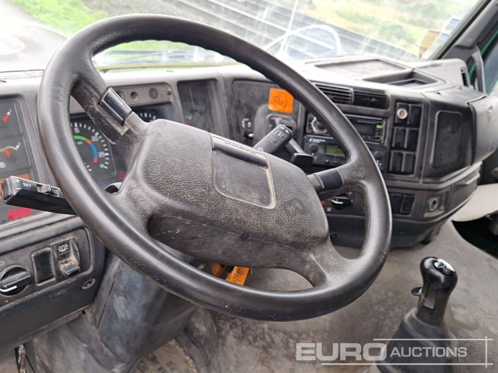 Concrete mixer truck Volvo 290: picture 46