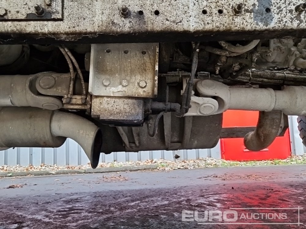 Concrete mixer truck Volvo 290: picture 17