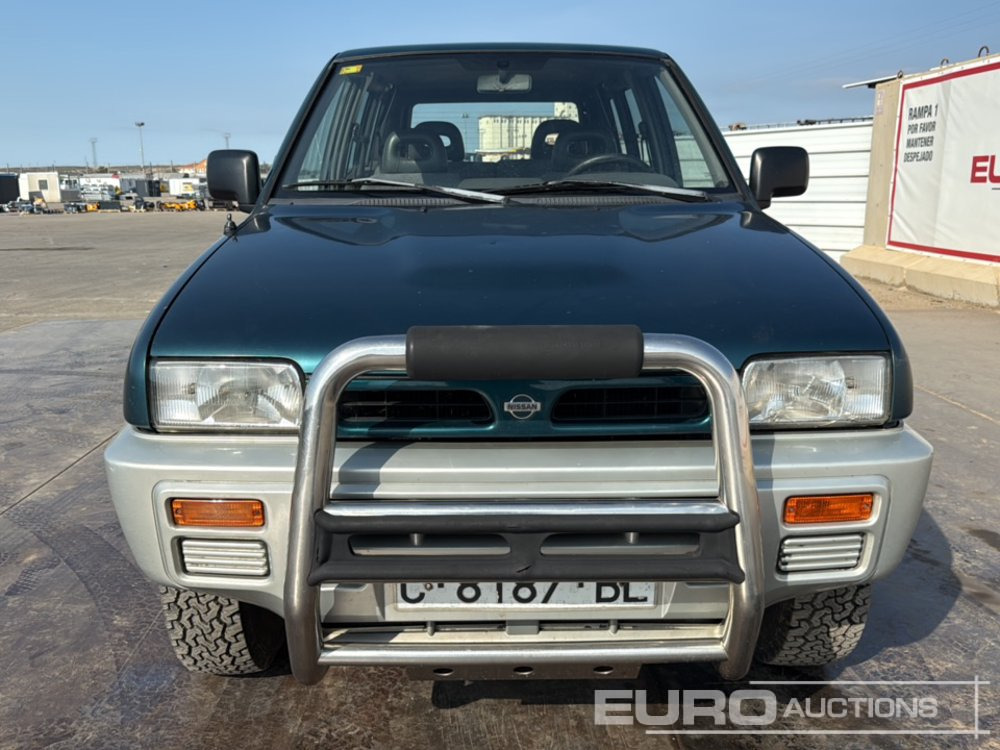 SUV 1995 Nissan Terrano II: picture 8