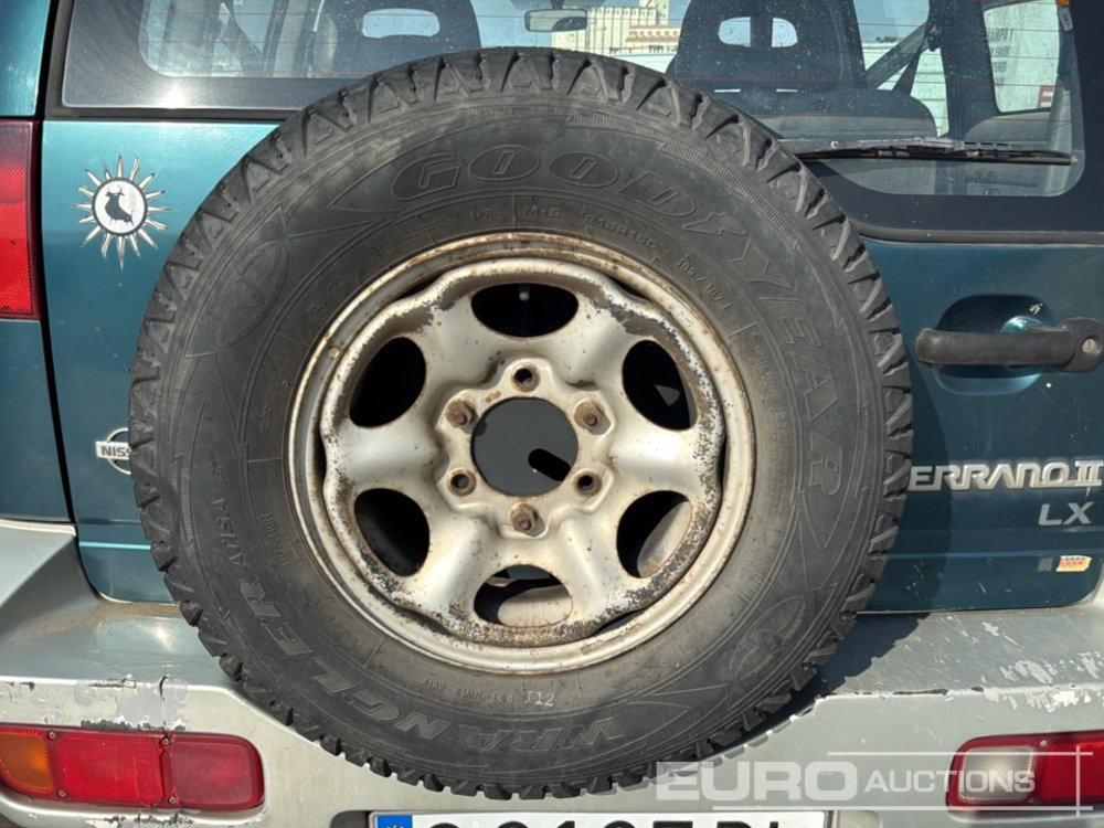 SUV 1995 Nissan Terrano II: picture 11