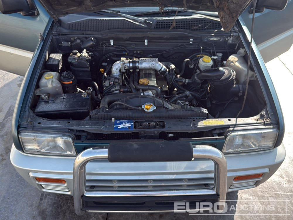 SUV 1995 Nissan Terrano II: picture 28