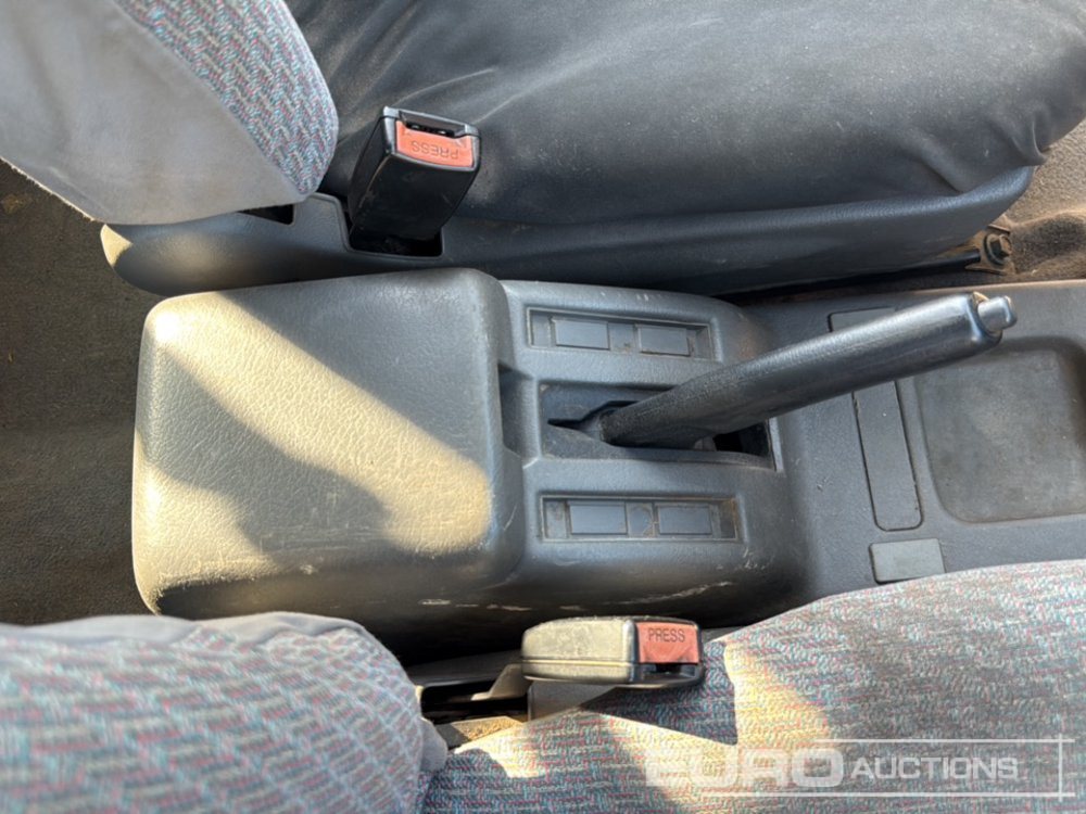 SUV 1995 Nissan Terrano II: picture 17
