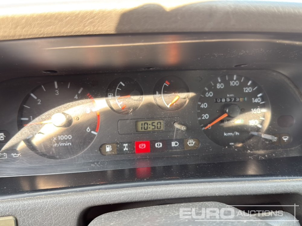 SUV 1995 Nissan Terrano II: picture 25