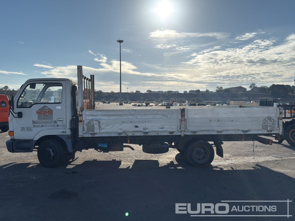 1999 Nissan Cabstar - Dropside/ Flatbed truck: picture 2 1999 Nissan Cabstar - Dropside/ Flatbed truck: picture 2