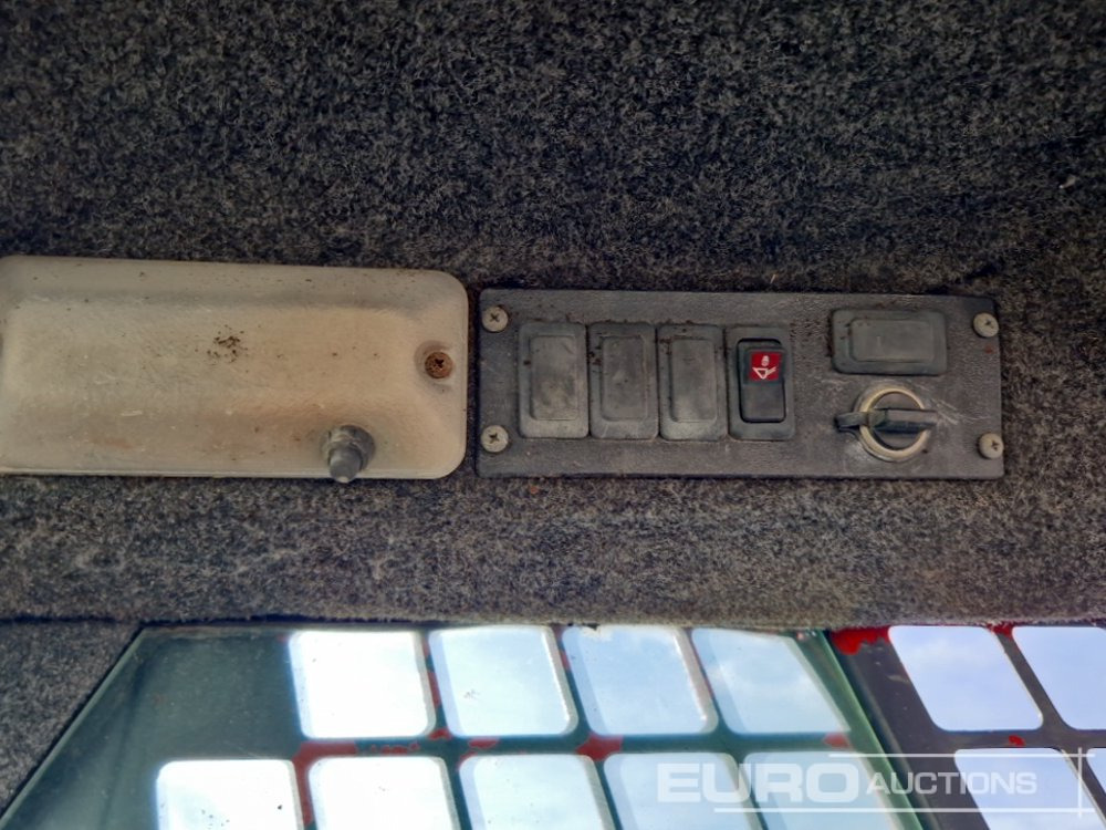 Skid steer loader Bobcat 553: picture 17