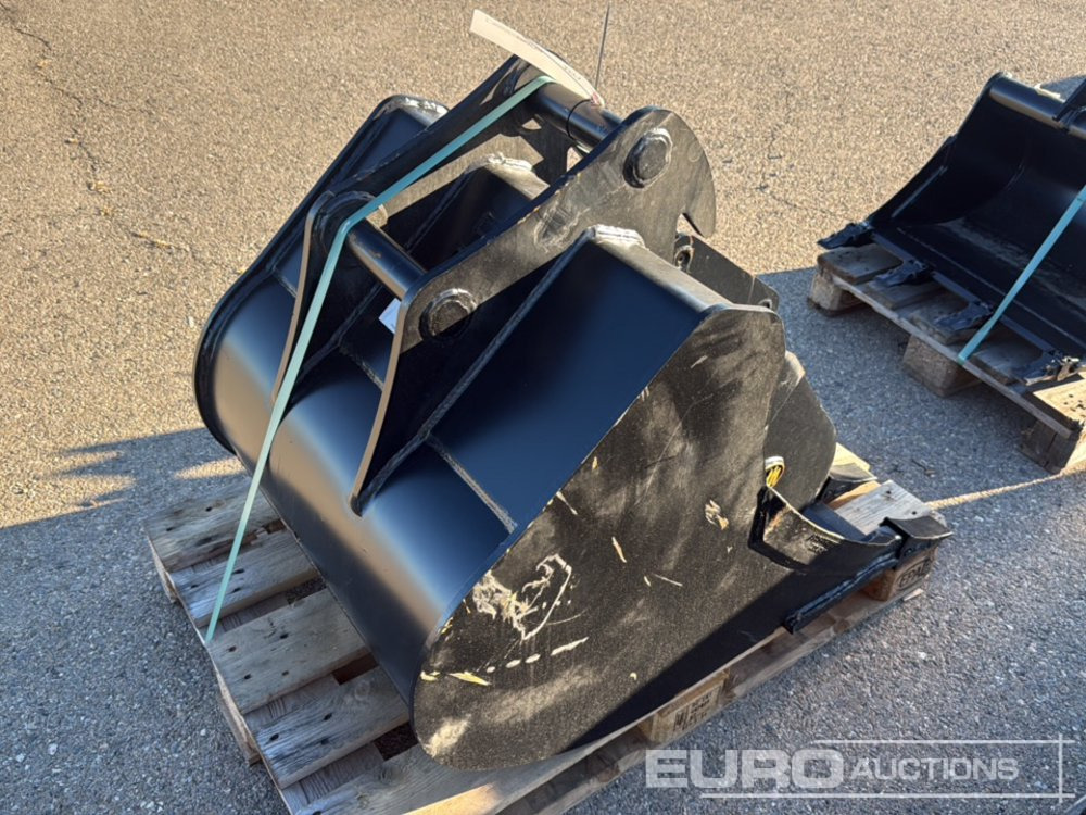 Bucket LGT000BA4075QSV to Suit 6-10 Ton Excavator (S/N 1181858), Bucket H04-0600 to Suit QR40 (S/N 1084900) - Bucket: picture 4 Bucket LGT000BA4075QSV to Suit 6-10 Ton Excavator (S/N 1181858), Bucket H04-0600 to Suit QR40 (S/N 1084900) - Bucket: picture 4