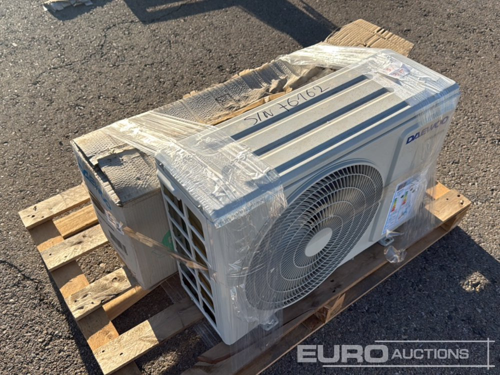 Daewoo Pallet of A/C Unit - Construction equipment: picture 1 Daewoo Pallet of A/C Unit - Construction equipment: picture 1