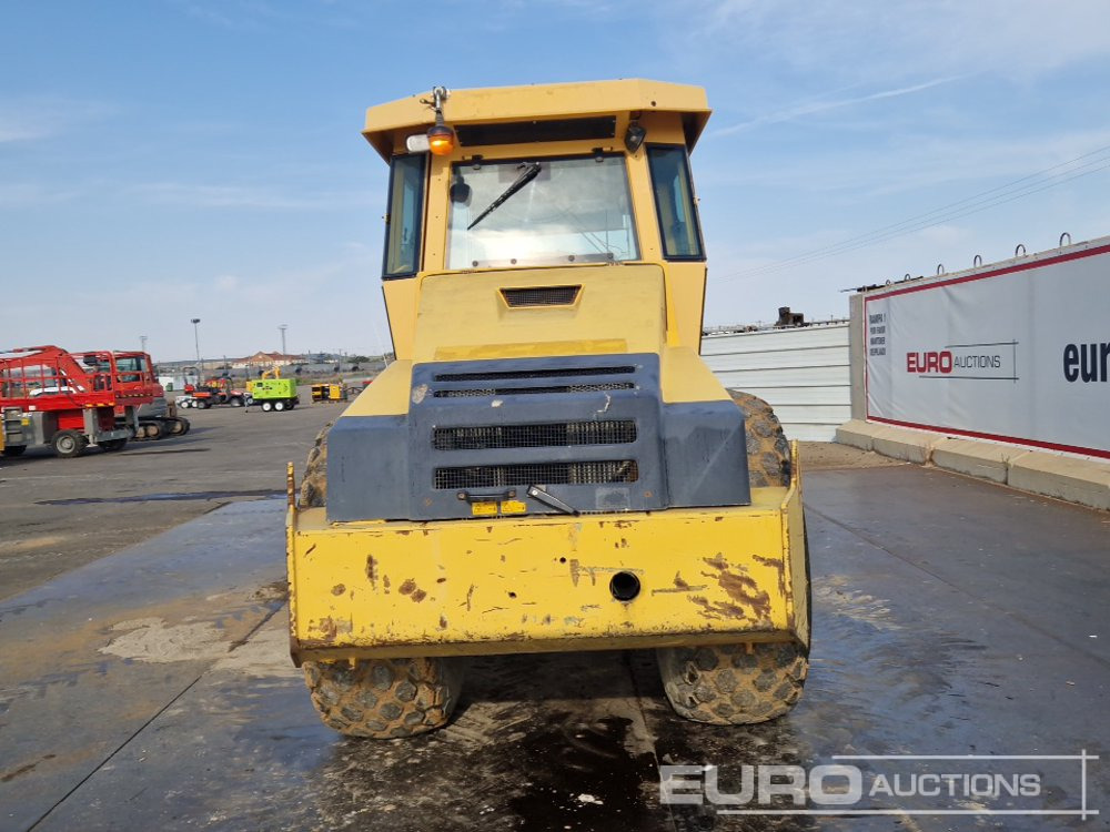 Dynapac CA302D - Roller: picture 4 Dynapac CA302D - Roller: picture 4